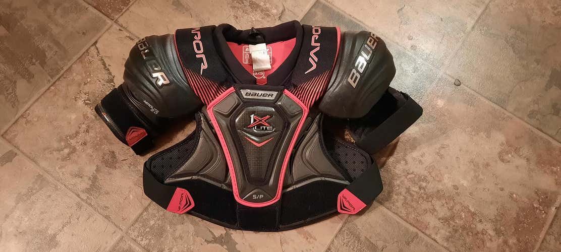 Used Senior Small Bauer Vapor 1X Lite Shoulder Pads