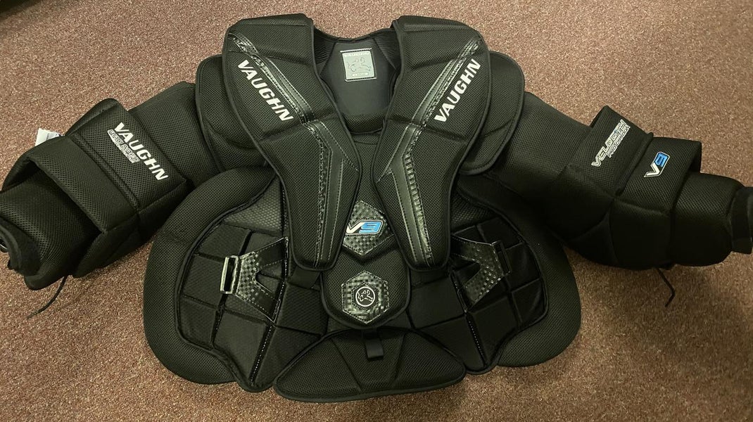 Used Senior Large Vaughn Velocity V9 Pro Carbon Goalie Chest Protector
