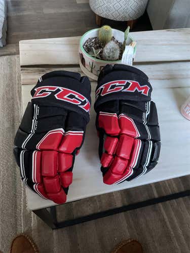 Black Senior CCM Quicklite 290 15" Gloves