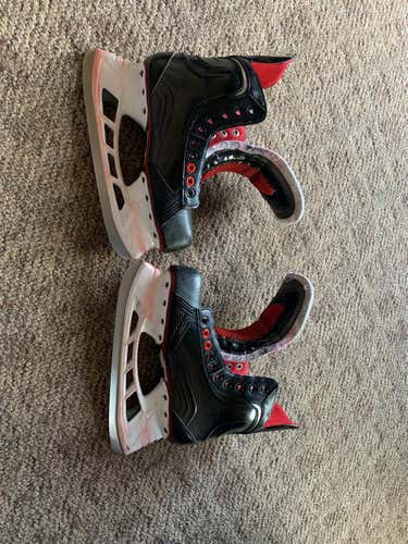 Bauer Vapor X500 Regular Width Size 7 Hockey Skates
