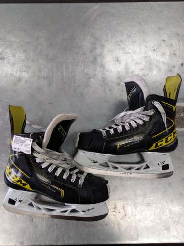 Used Ccm Super Tacks Classics Junior 05.5 Ice Skates Ice Hockey Skates