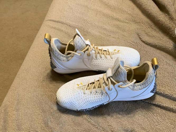UNDER ARMOUR Harper 5 Low ST Baseball Cleats (White/Gold)-Men's 9.0