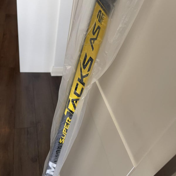 Senior Right Handed Super Tacks AS2 Pro Toe Pattern Pro Stock Hockey Stick