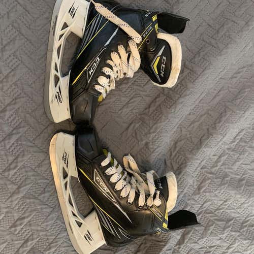Senior CCM Tacks 3092 Extra Wide Width Size 7.5 Hockey Skates