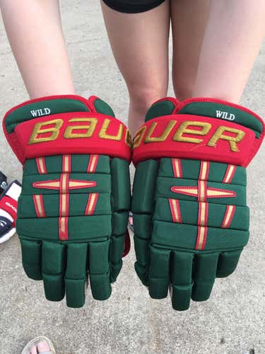Minnesota Wild Hockey Gloves, Bauer 14"
