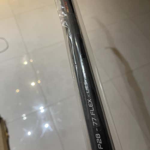 Bauer Vapor FlyLite P28 77 Flex Right Hand Hockey Stick