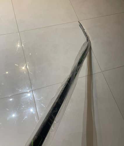 Bauer Supreme ADV P92 77 Flex Right Hand Hockey Stick