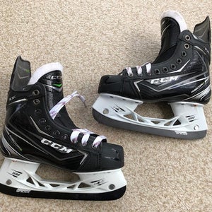 New Junior CCM Ribcore 70K Hockey Skates Regular Width Size 4.5D