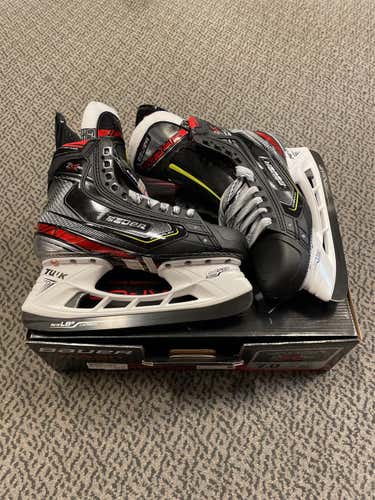 Senior Bauer Vapor 2X Pro Regular Width  Size 7 Hockey Skates