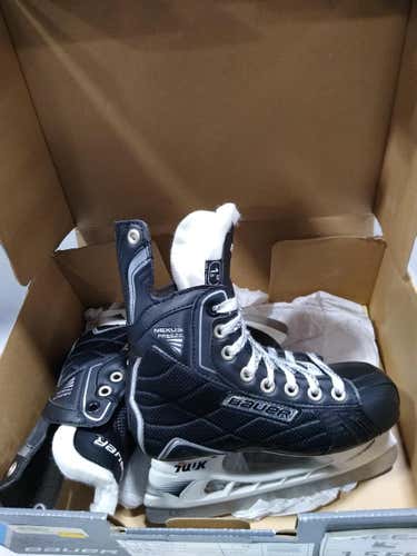 NEW Junior Bauer Nexus Freeze Extra Wide Width Hockey Skates 1.5 EE