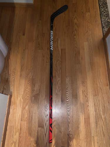 Senior Right Handed Vapor FlyLite  Hockey Stick