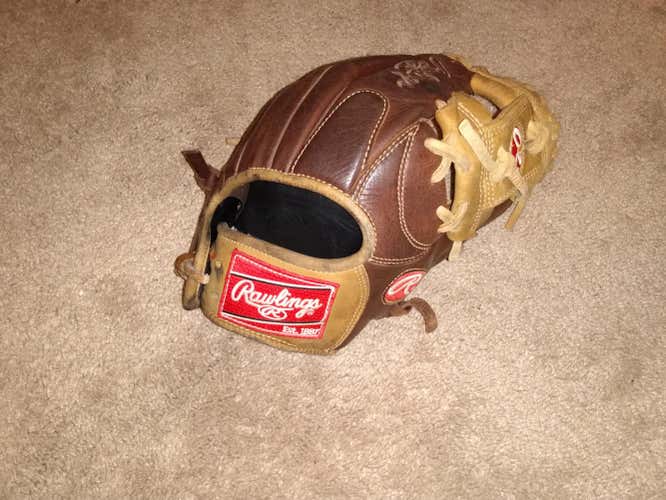 Used High School/College Rawlings Right Hand Throw Infield Gold Glove Elite Baseball Glove 11.25"