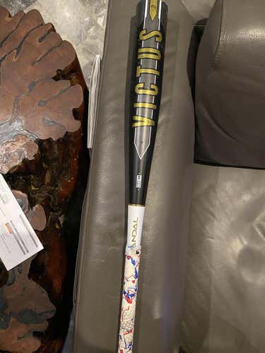 Used Victus Bat 32"