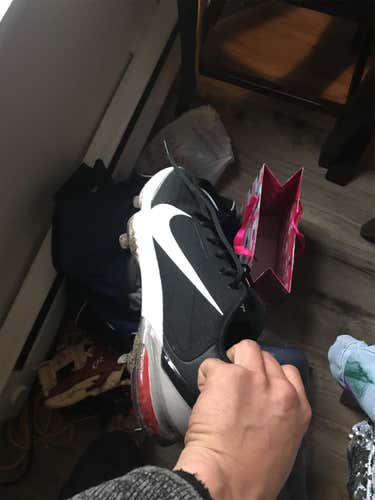 Black Men's Metal Low Cut