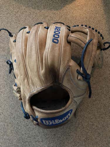 High School/College Infield A2000 EL3 11.75" Baseball Glove