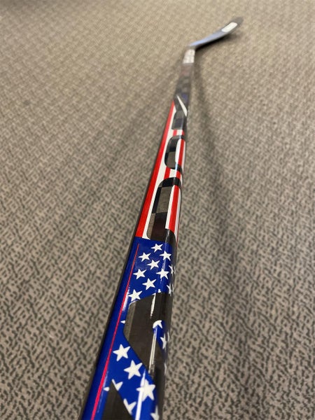Senior Right Handed Vapor FlyLite P28 87 Flex USA Hockey Stick