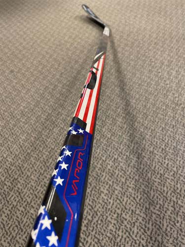 Senior Left Hand Vapor FlyLite P92M 77 Flex Hockey Stick