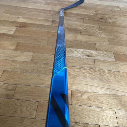 Senior Right Handed Nexus Geo Mid Pattern  Hockey Stick