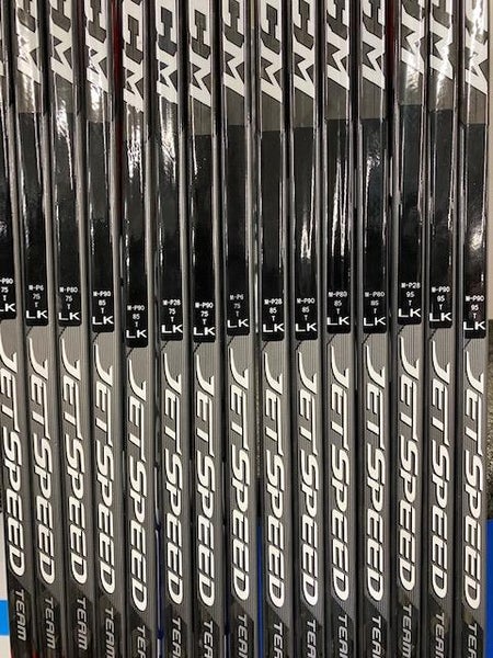 New Senior CCM Right Handed JetSpeed FT2 Team Hockey Stick Pro Stock 95 Flex P28 Right Hand 2 Pack