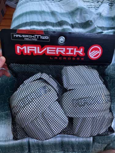 New Large Maverik Max Elbow Pad Arm Pads