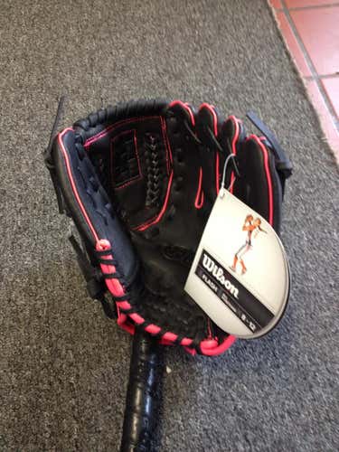 Black New Wilson Right Hand Throw Softball Glove 11"