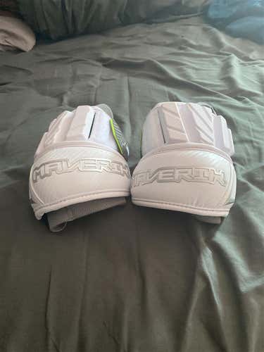 New Large Maverik Max Elbow Caps