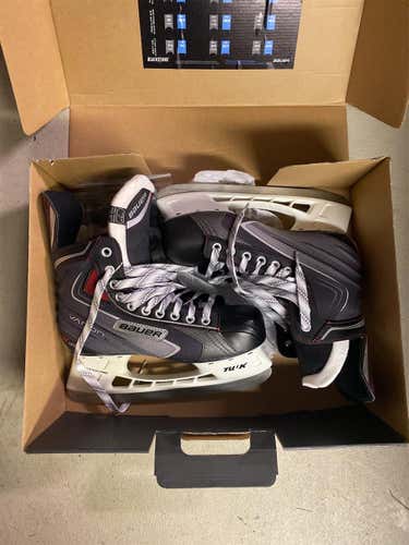 Senior Bauer X40 Size 7 Hockey Skates