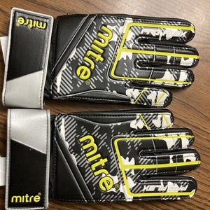 Brand New Size 8 Soccer Goalie Gloves!!