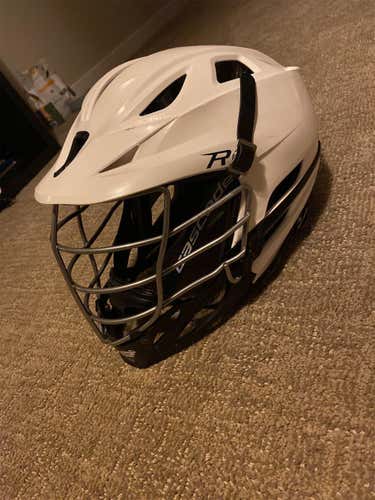 White Adult Player's Cascade R Helmet