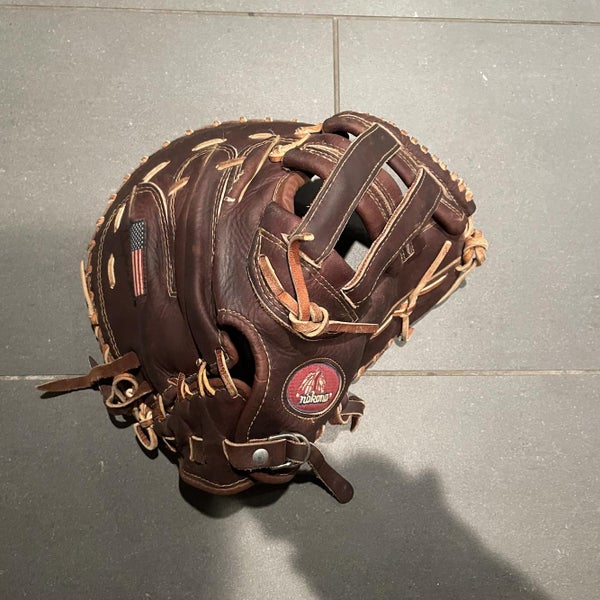 Barely Used Brown High School/College Nokona First Base AMGFB 12.5" Glove