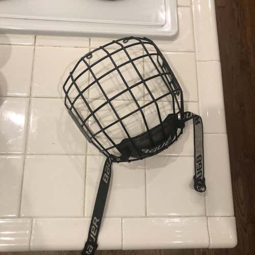 Medium Bauer All Black Box Cage