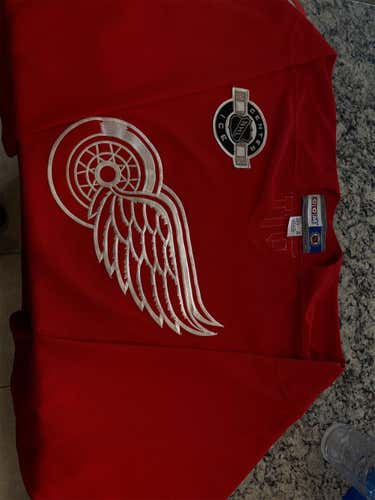 Red Adult XL CCM Jersey