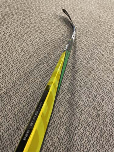 Senior Right Handed Supreme Ultra Sonic P28 87 Flex Hockey Stick