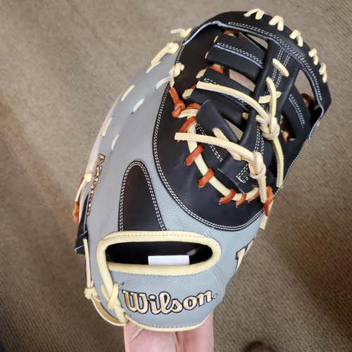 WIlson A2000 Baseball Glove 1620 12.5" Right Hand Throw