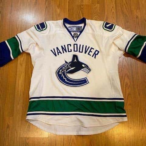 Vancouver Canucks.Pro Cut.Size56.New