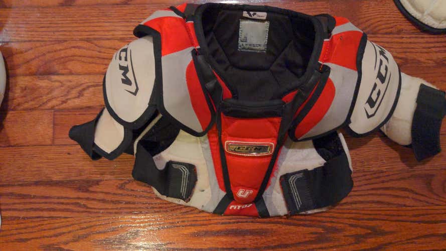 CCM U+ Shoulder Pads junior small