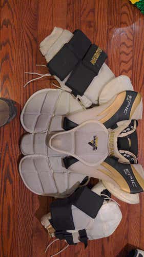 Vaughn Epic 8400 Goalie Chest Protector Senior small