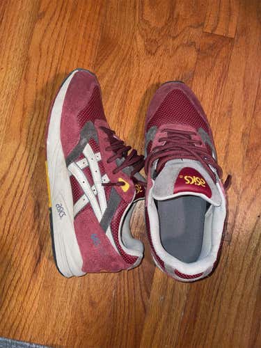 Red Men's Size 10 (Women's 11) Asics Shoes
