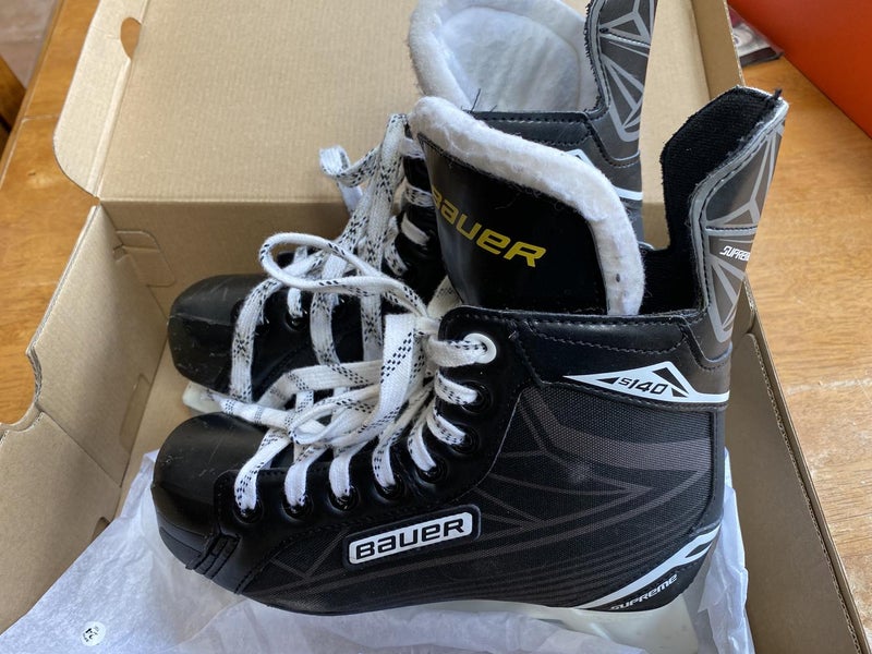 Used Junior Bauer Supreme S140 Hockey Skates Regular Width Size 5