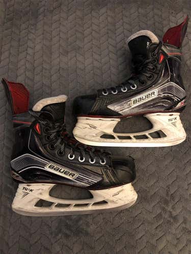 Junior Bauer Vapor X800 Regular Width Size 3.5 Hockey Skates