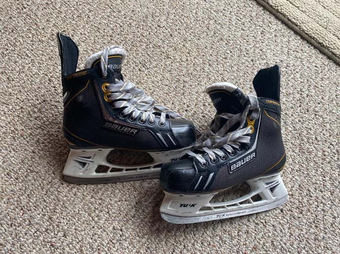 Junior Bauer Supreme One.5 Regular Width  Size 4 Hockey Skates