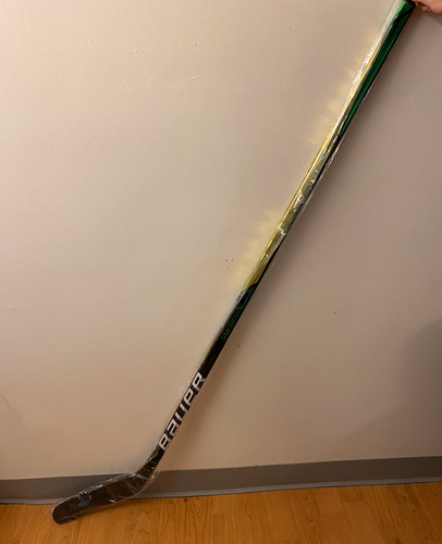New Senior Bauer Right Handed Supreme Ultra Sonic Hockey Stick Mid Pattern Pro Stock