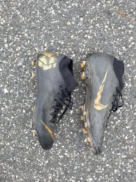 Black & Gold Used Unisex Size Men's 10.5 (W 11.5) Nike Cleats