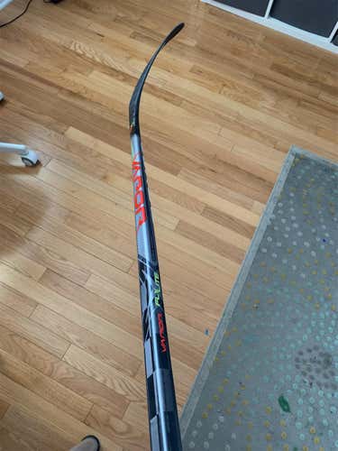 NEW Vapor Bauer FlyLite 77 flex p28 Pattern elite Hockey Stick