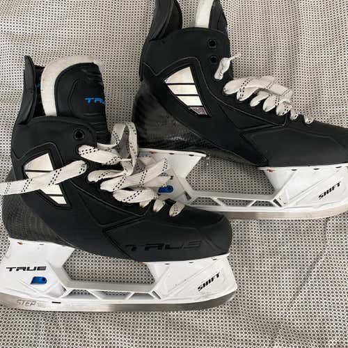 Senior True Pro Custom Size 8.25/8.5 Hockey Skates