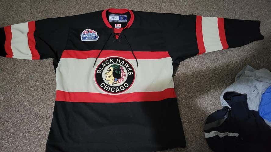 Unisex Used Adult Large Reebok Jersey
