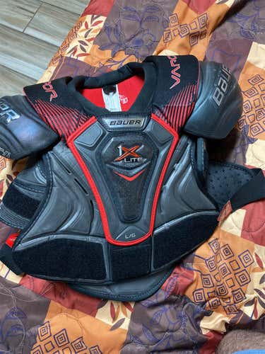 Senior Large Bauer Vapor 1X Lite  Shoulder Pads