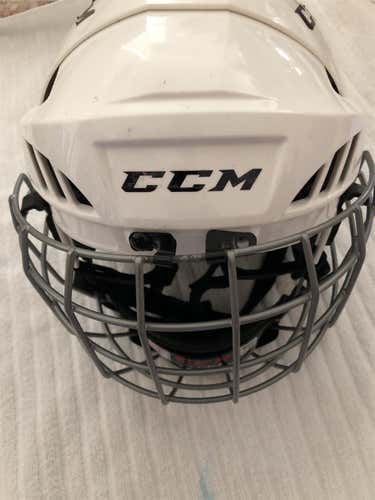 White Used Medium CCM FL40 Helmet