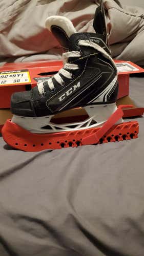 Used Youth CCM Tacks 9040 Hockey Skates Regular Width Size 12