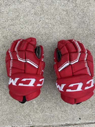 Red Used Senior CCM QuickLite Gloves 14"